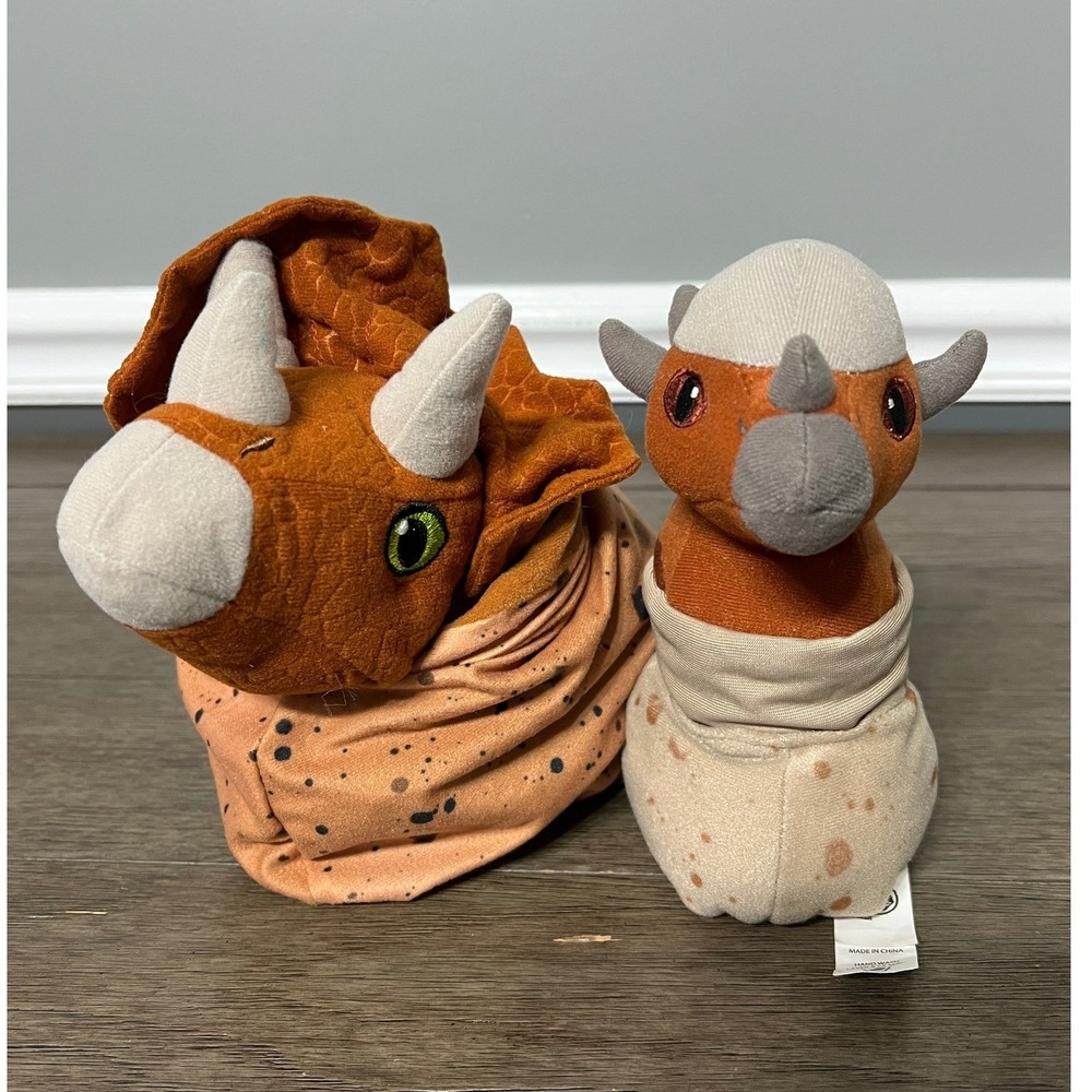 Jurassic World Plush Triceratops Dinosaur Hatchling in Egg Stuffed‎ Animal